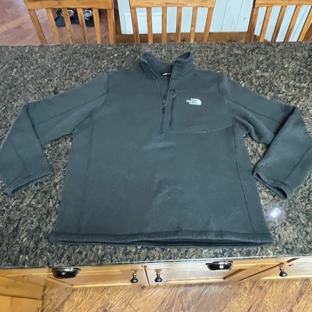 The North Face XL Men's Black Sweater. 1/2 zip.